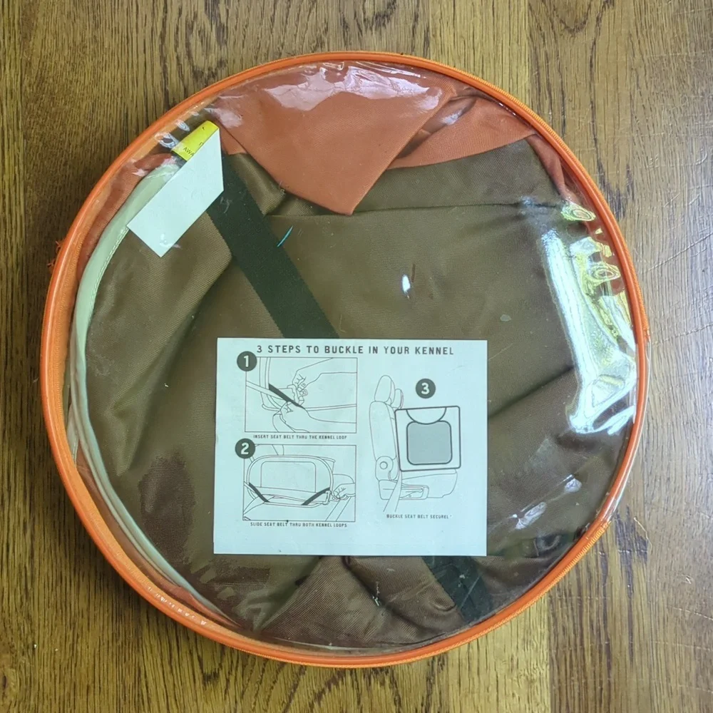 NWOT Pop-up Soft Dog Kennel